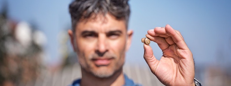 Protect Yourself from Misleading Offers on Hearing Aids